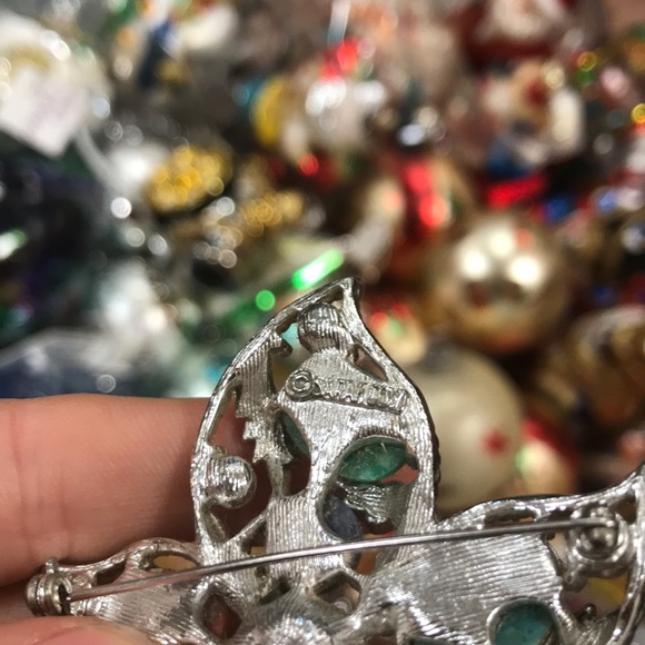 Sarah Cov. Bold Vintage Holiday Maple Leaf Brooch - Picture 4 of 6